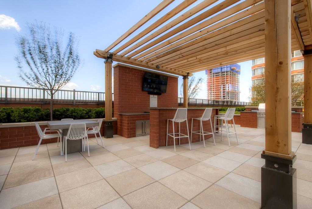 Bluebird Suites In Jersey City Exterior photo